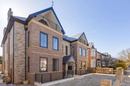 1 bed flat for sale in London W3