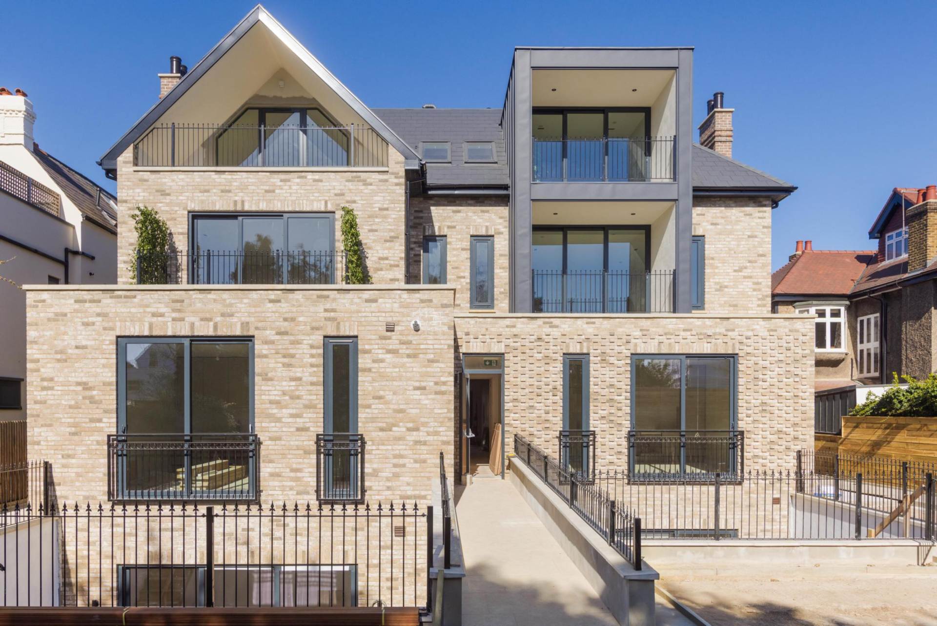 London W3 9HG 2 bed flat sales property internal/external image-13