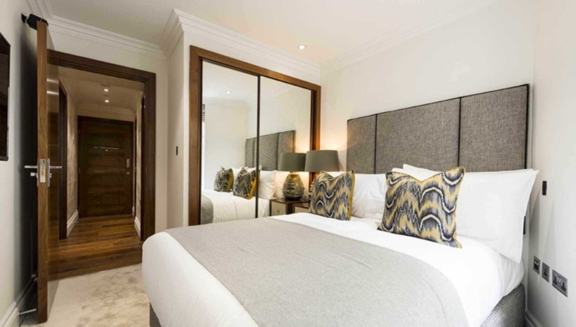 London W2 4BB 1 bed flat rental property internal/external image-4