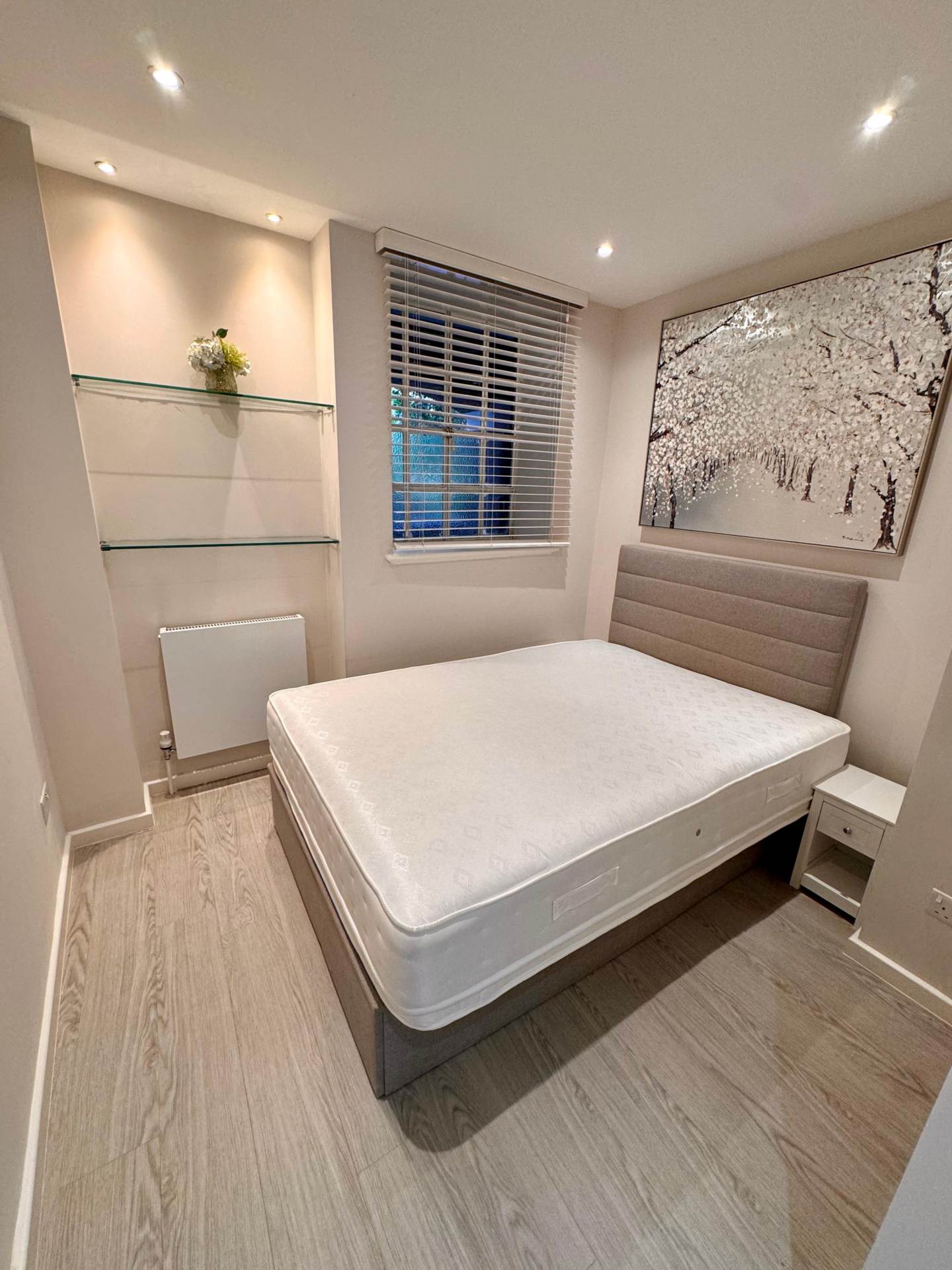 London NW6 5NR 2 bed flat rental property internal/external image-5