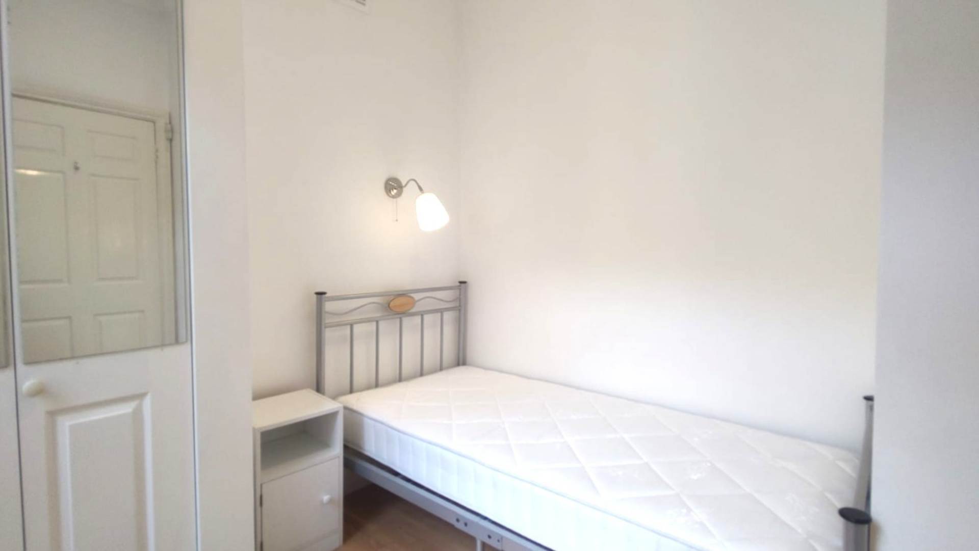 London W14 8BE 2 bed flat rental property internal/external image-9