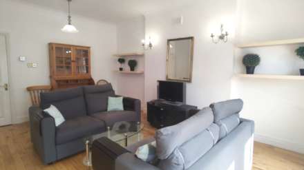 2 bed flat to rent in London W14