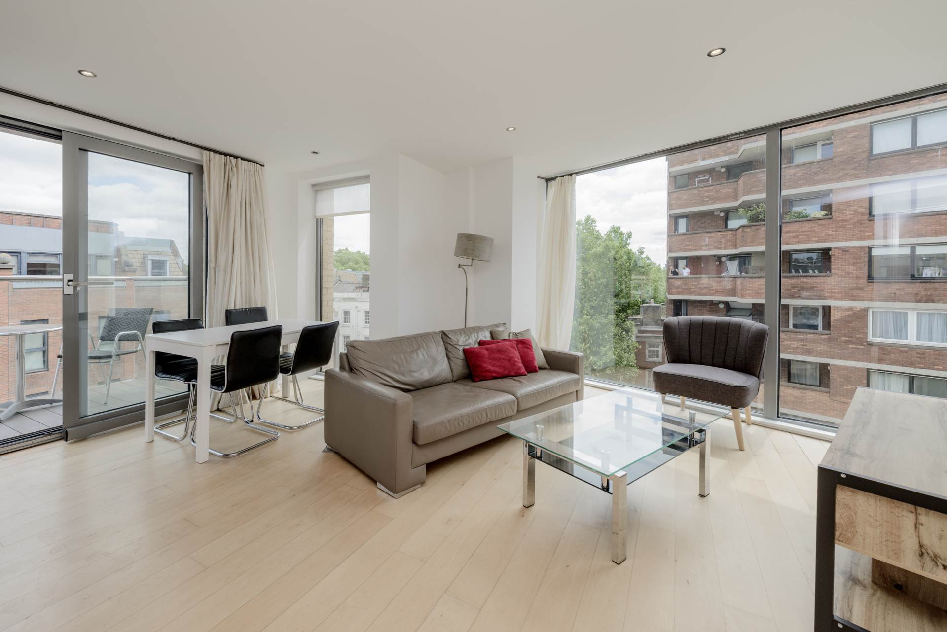 2 ベッド フラット ロンドン売買物件 | Vauxhall Bridge Road, London SW1V Picure-1