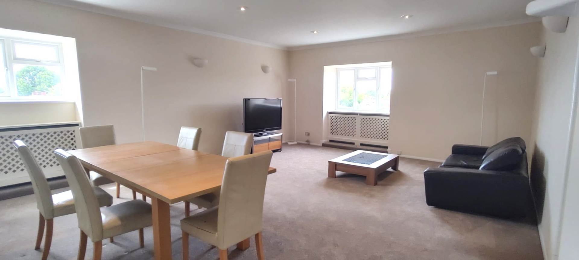 London W5 2JN 3 bed flat rental property internal/external image-1
