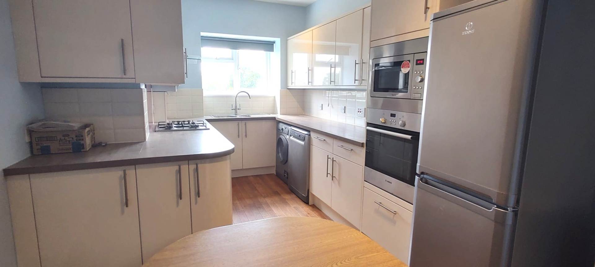 London W5 2JN 3 bed flat rental property internal/external image-2