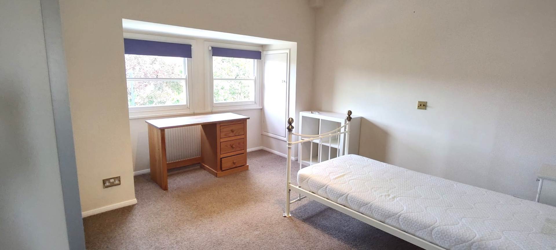London W5 2JN 3 bed flat rental property internal/external image-4