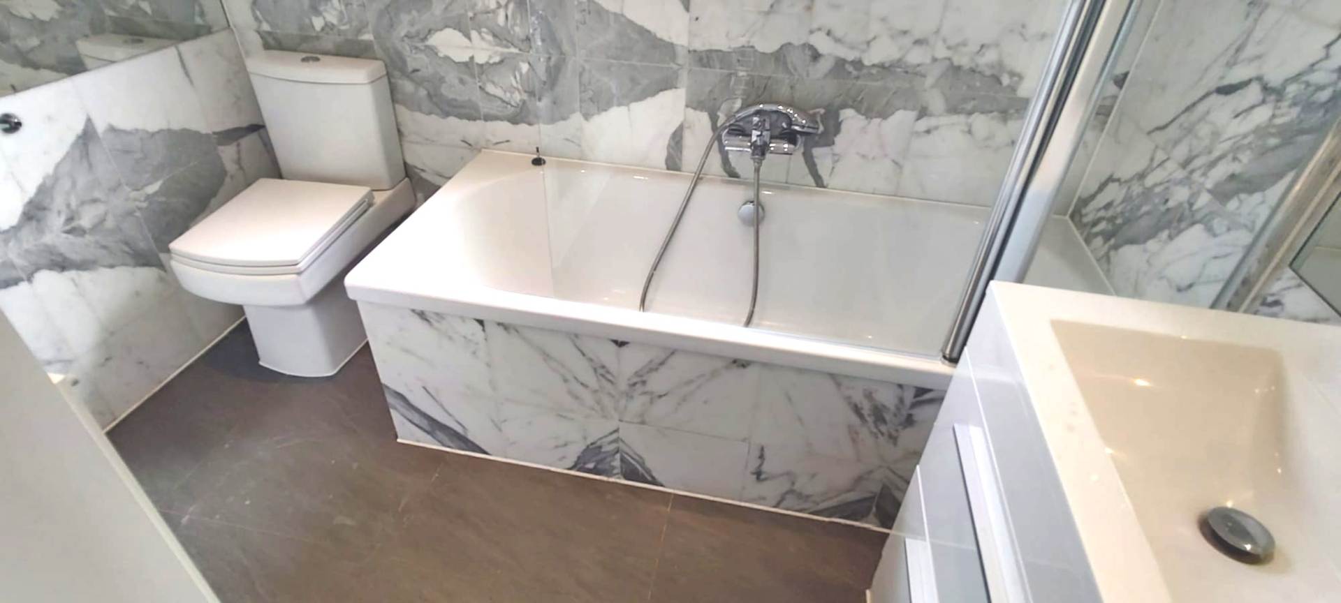 London W5 2JN 3 bed flat rental property internal/external image-6