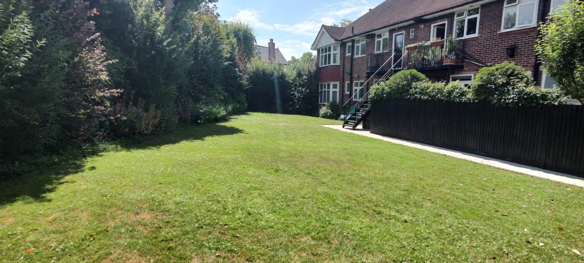 London W5 2JN 3 bed flat rental property internal/external image-8