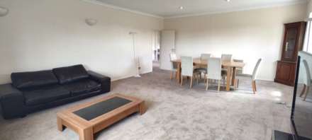 3 bed flat to rent in London W5