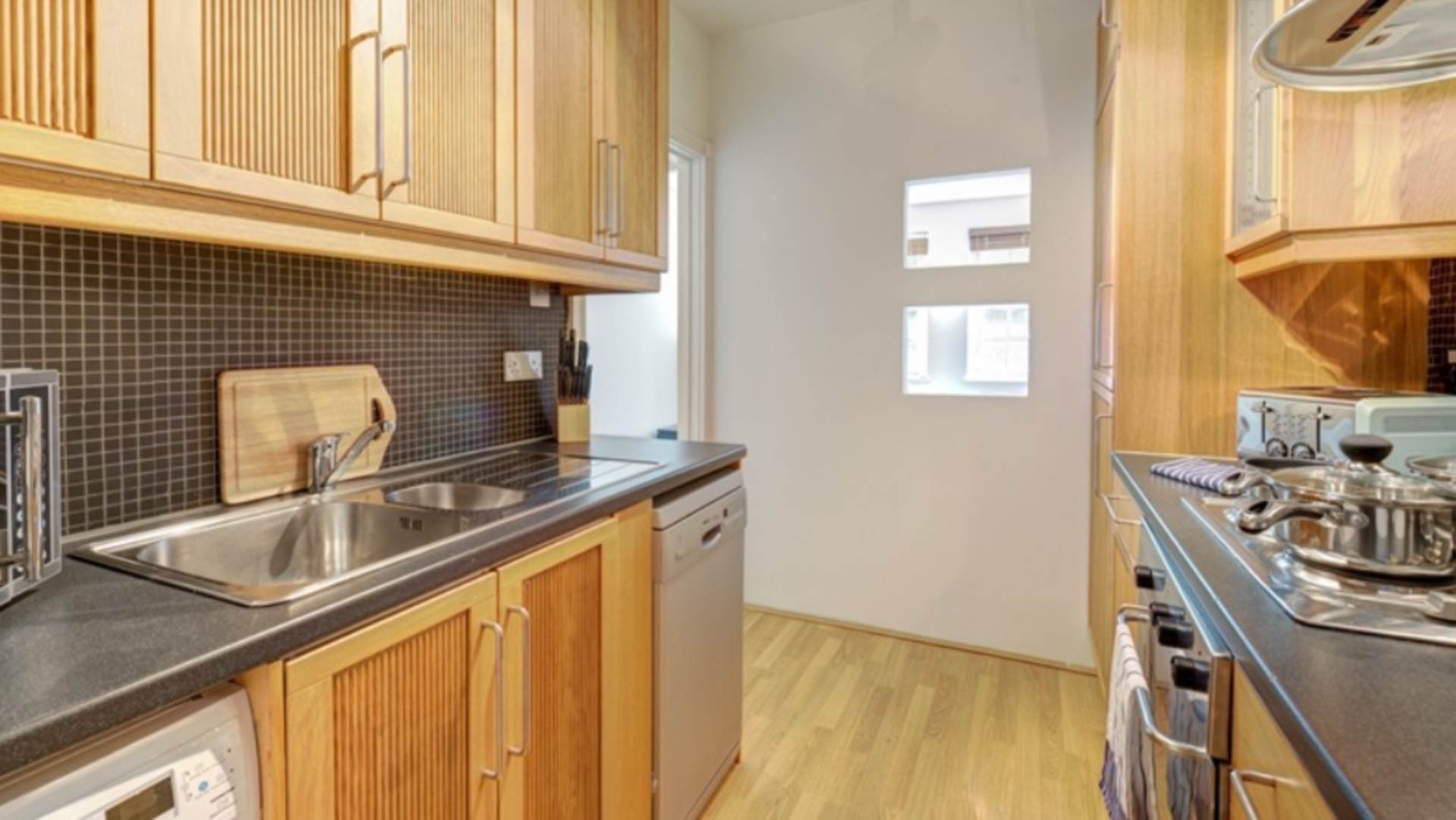 London SW3 6SH 1 bed flat rental property internal/external image-4