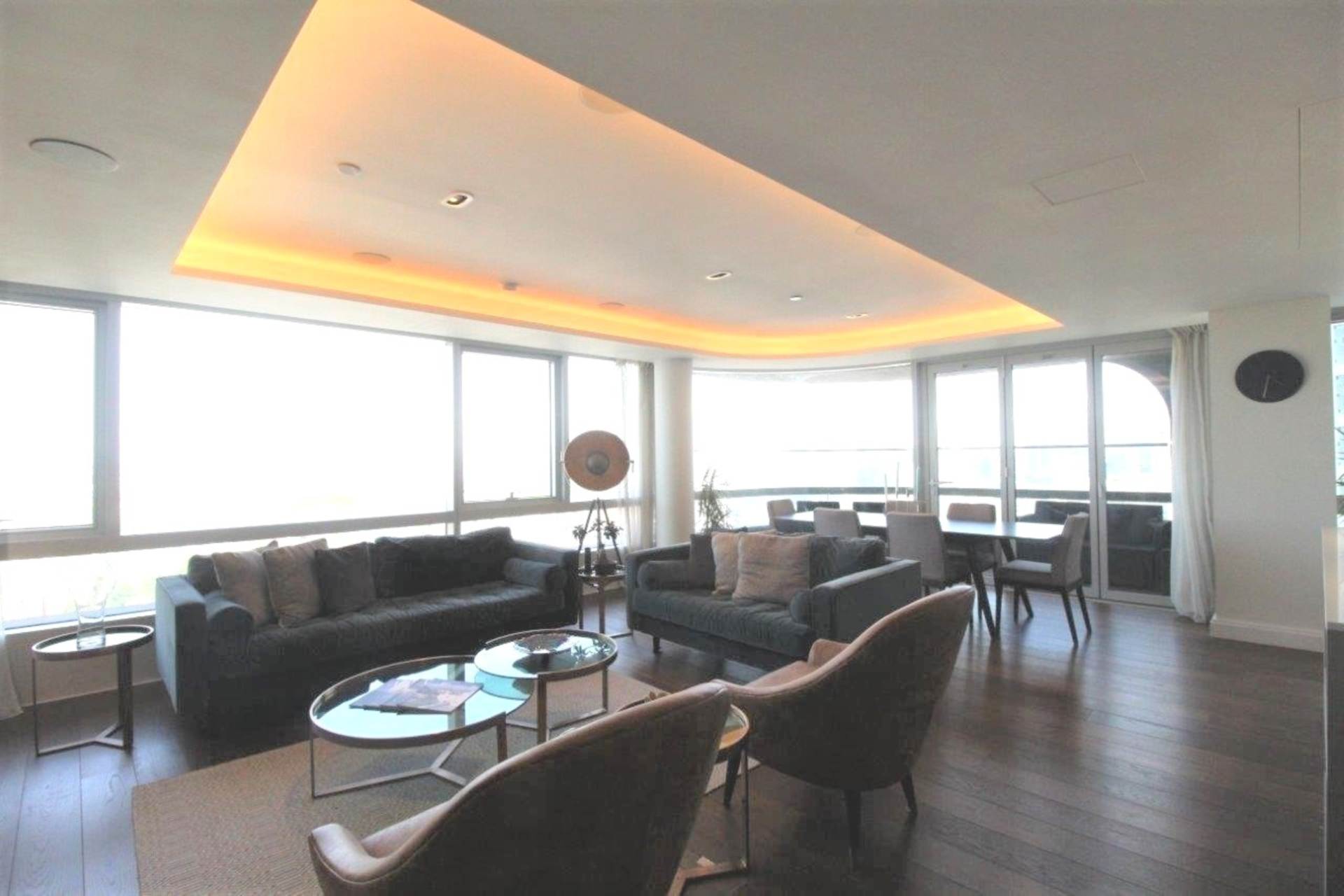 London EC1V 1AF 3 bed flat rental property internal/external image-2