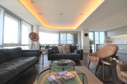 3 bed flat to rent in London EC1V