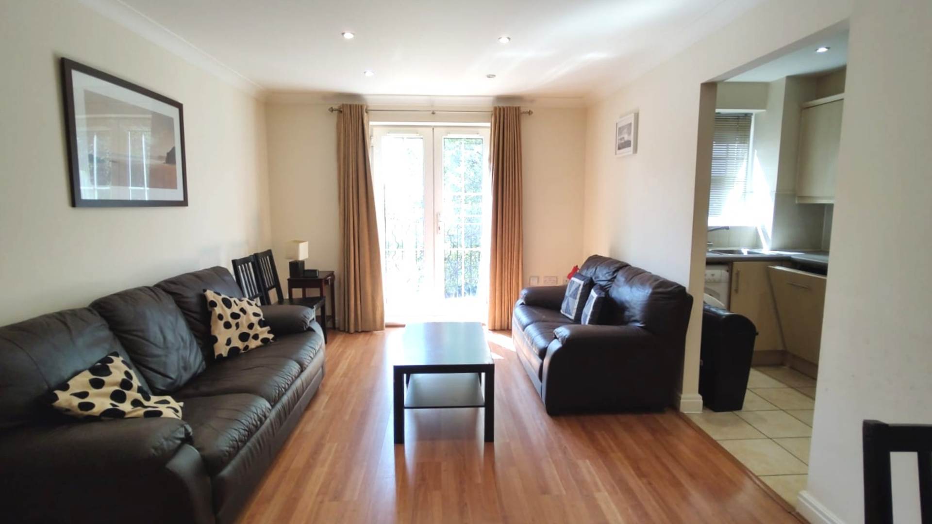2 ベッド フラット ロンドン賃貸物件 | Shillingford Close, Mill Hill, London NW7 Picure-1