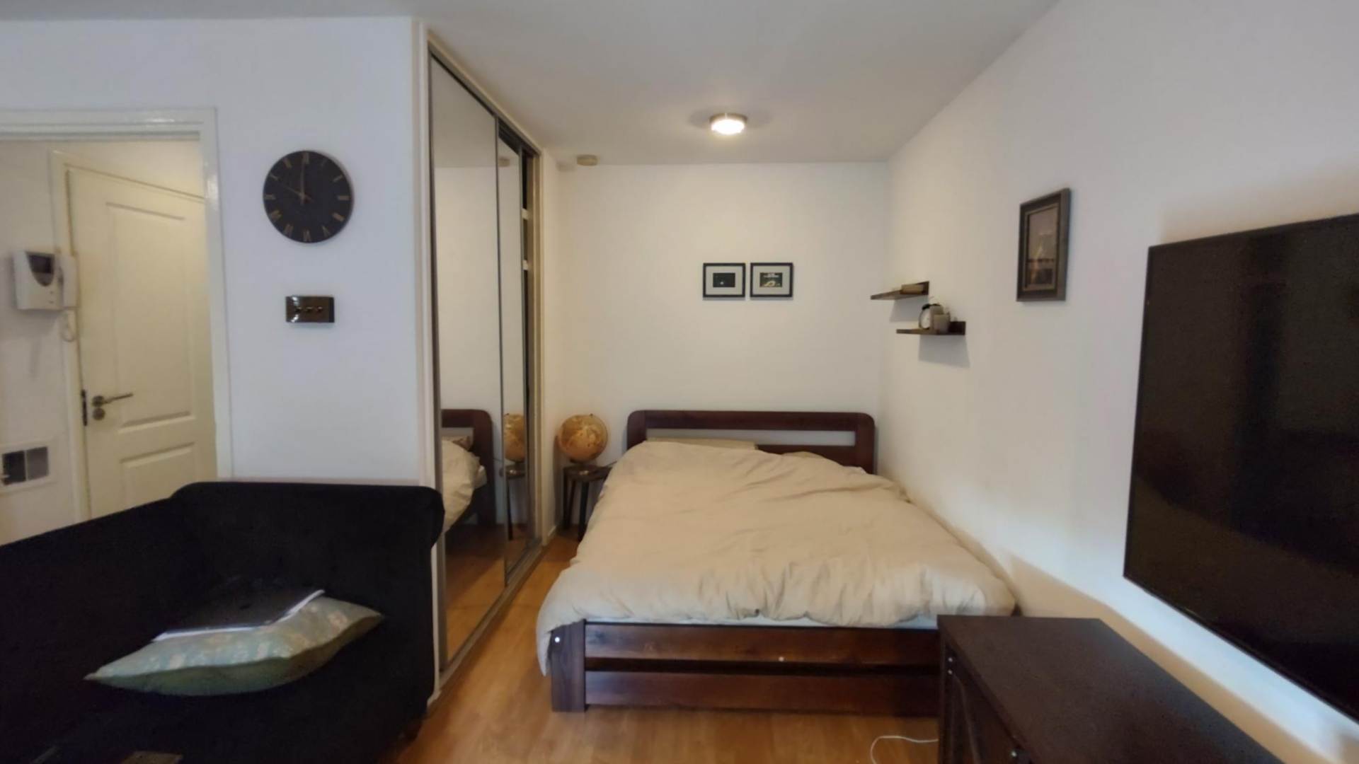 London W1W 5DJ 1 bed studio rental property internal/external image-2