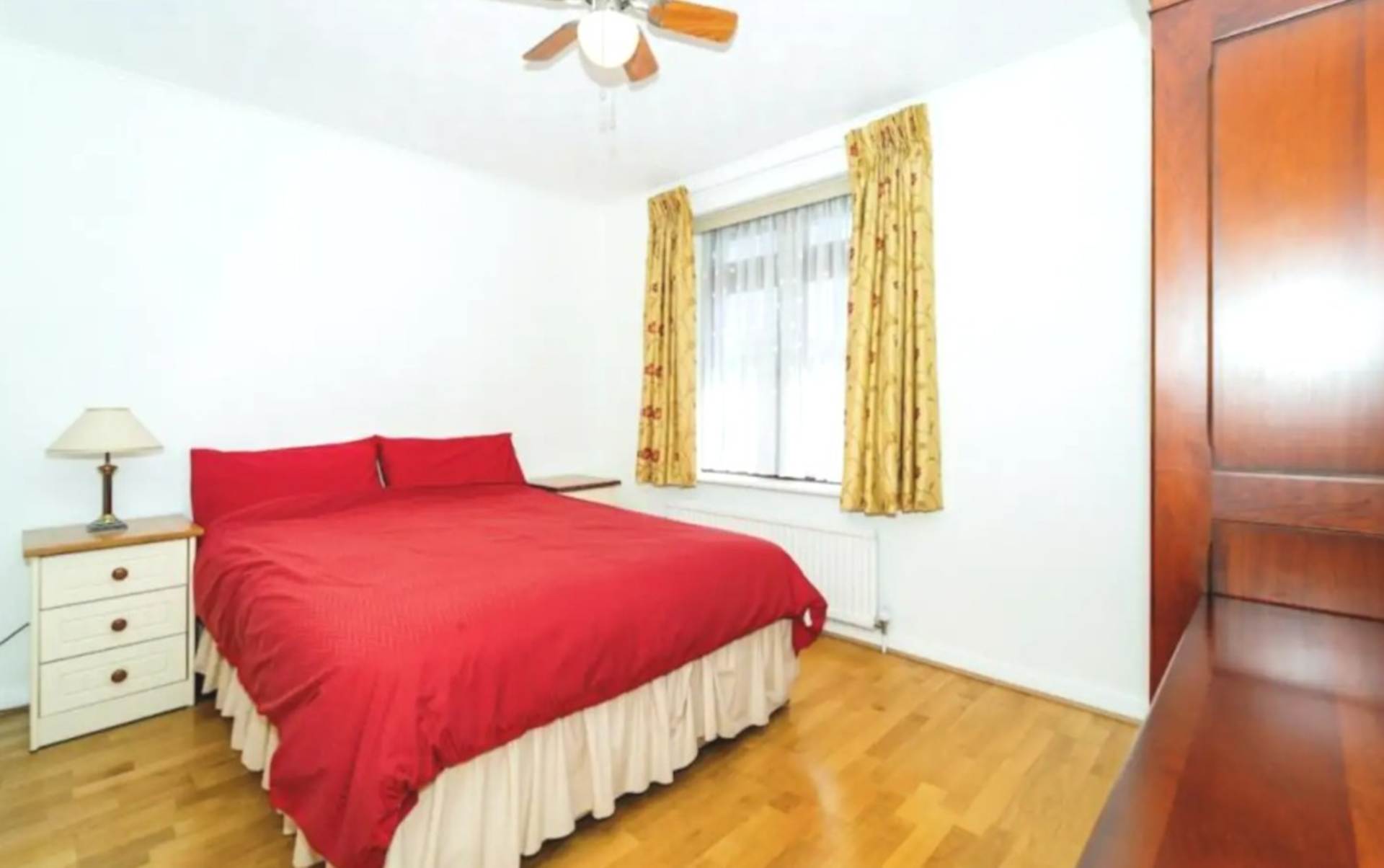 London UB10 8TR 2 bed terrace rental property internal/external image-3