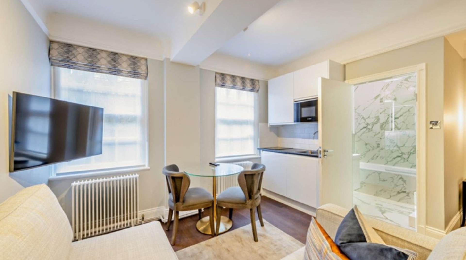 London SW3 6SH 1 bed studio rental property internal/external image-1