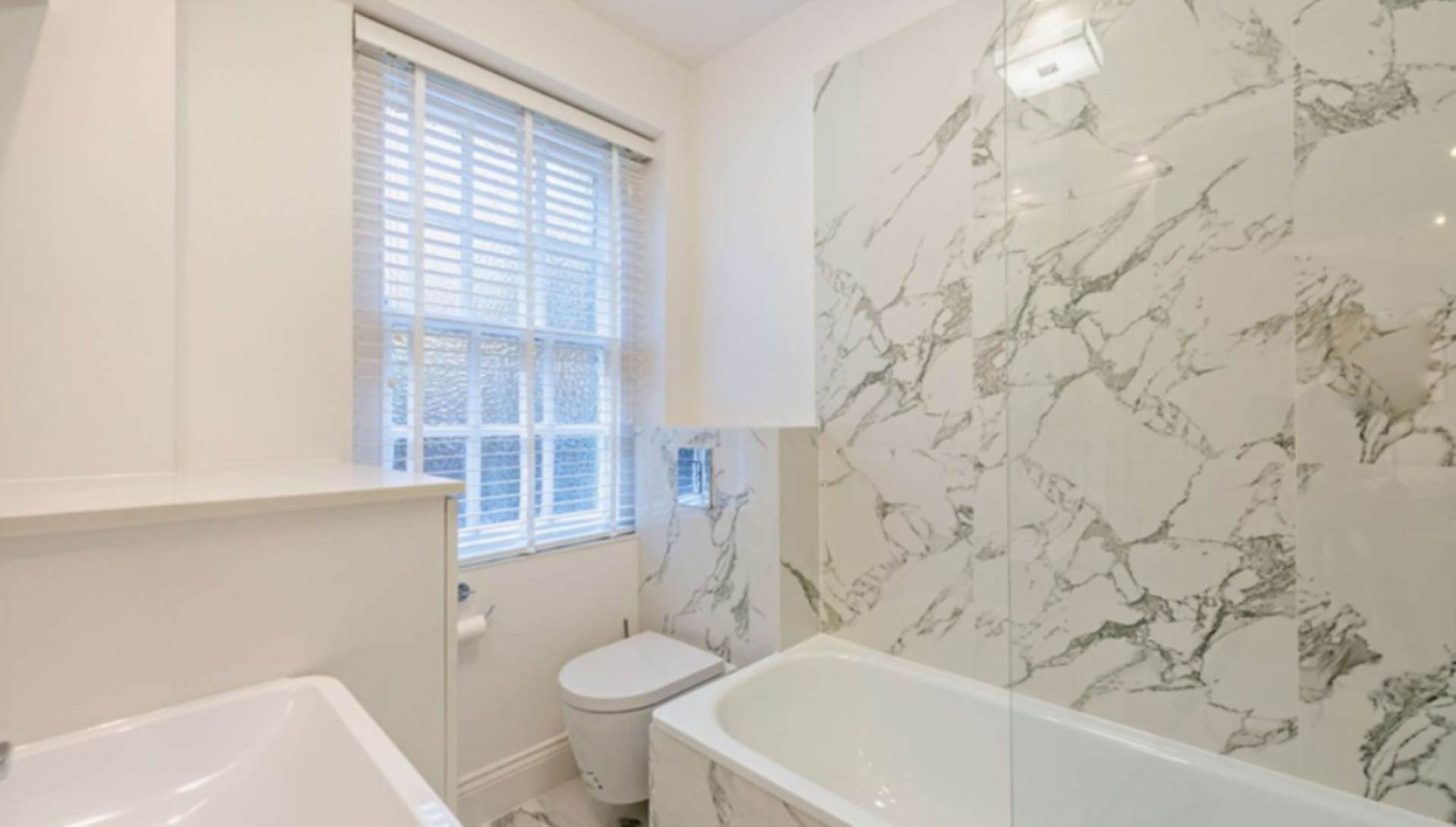 London SW3 6SH 1 bed studio rental property internal/external image-5