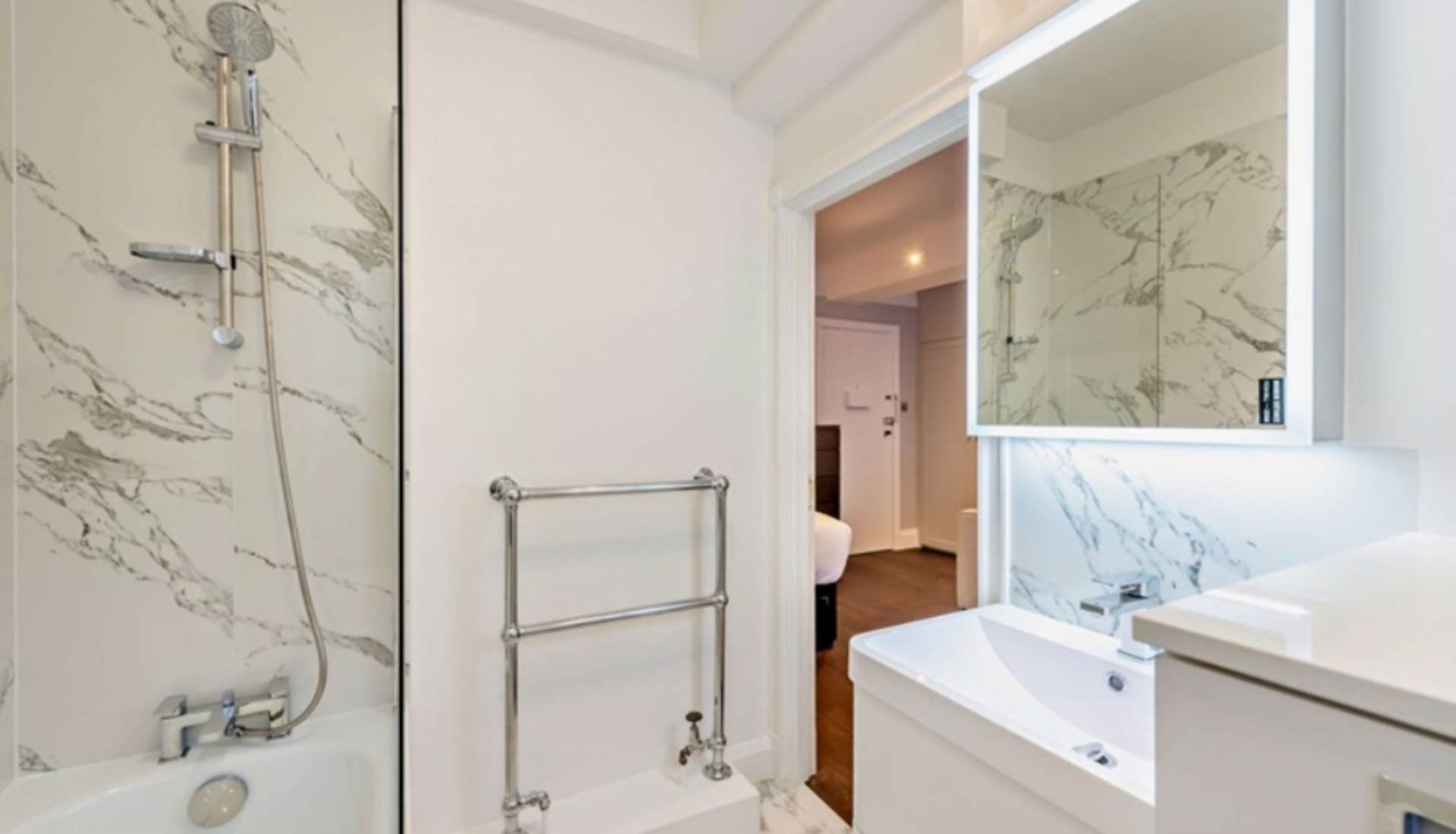 London SW3 6SH 1 bed studio rental property internal/external image-6