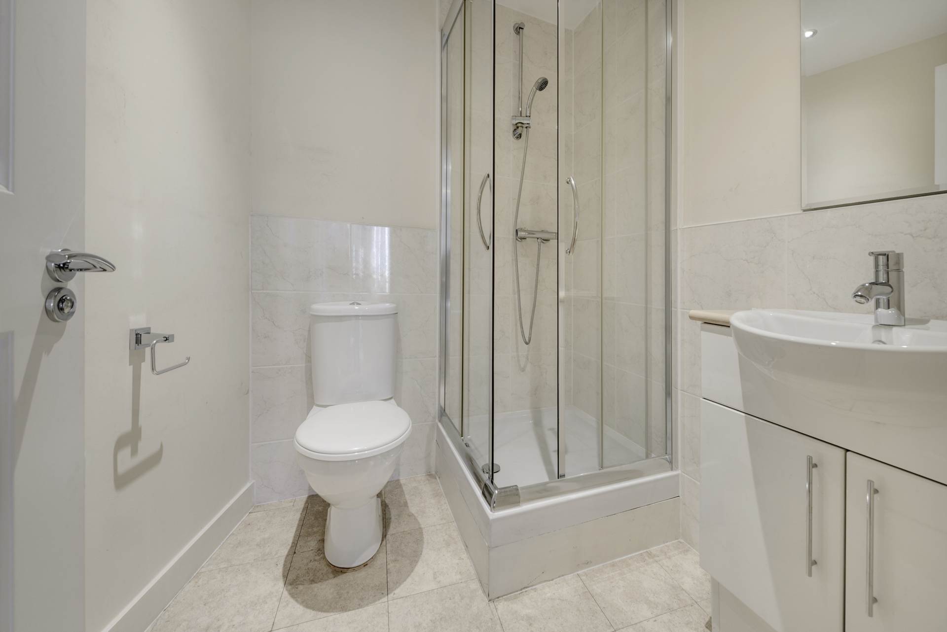 London SW19 8EA 2 bed flat sales property internal/external image-11