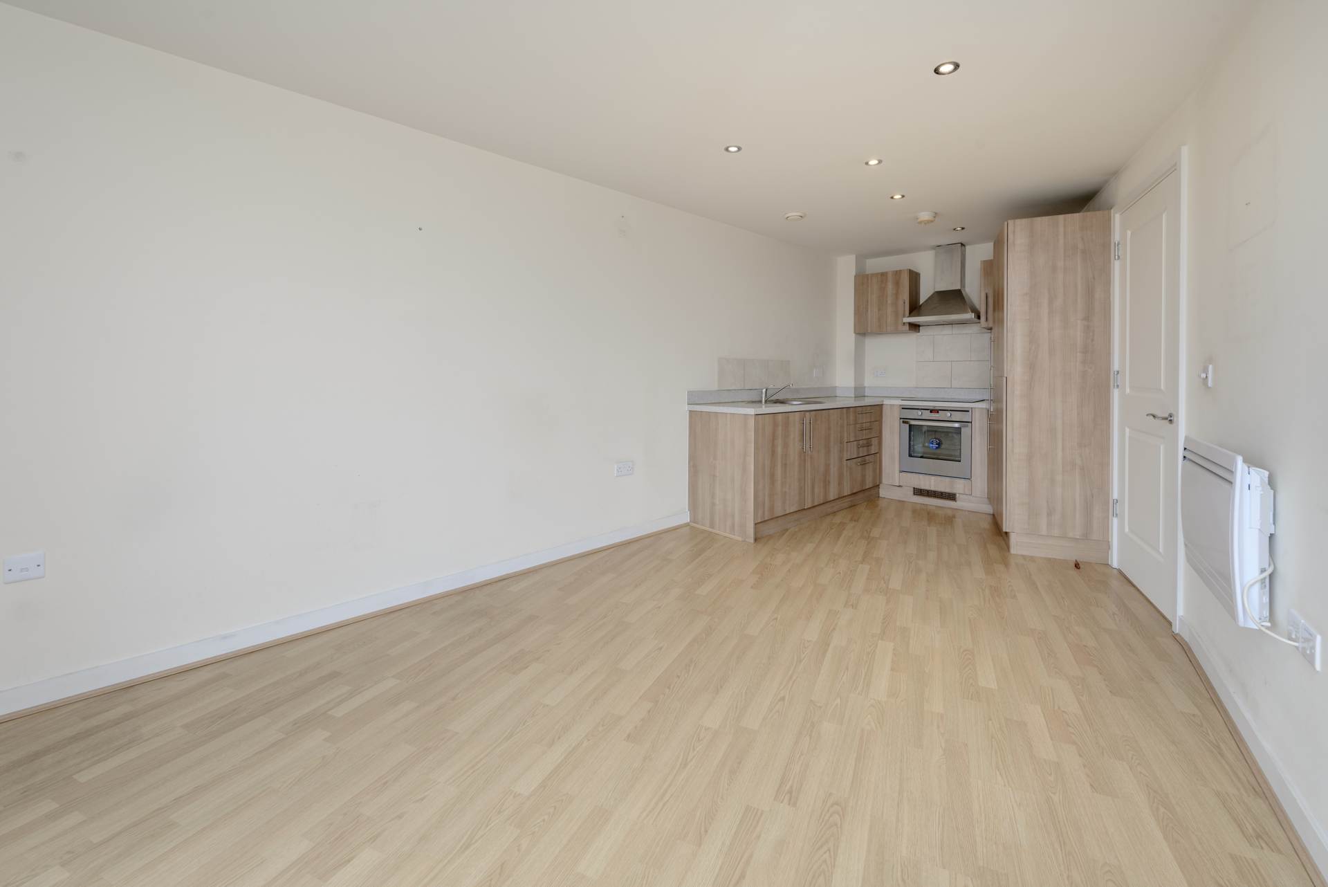 London SW19 8EA 2 bed flat sales property internal/external image-2