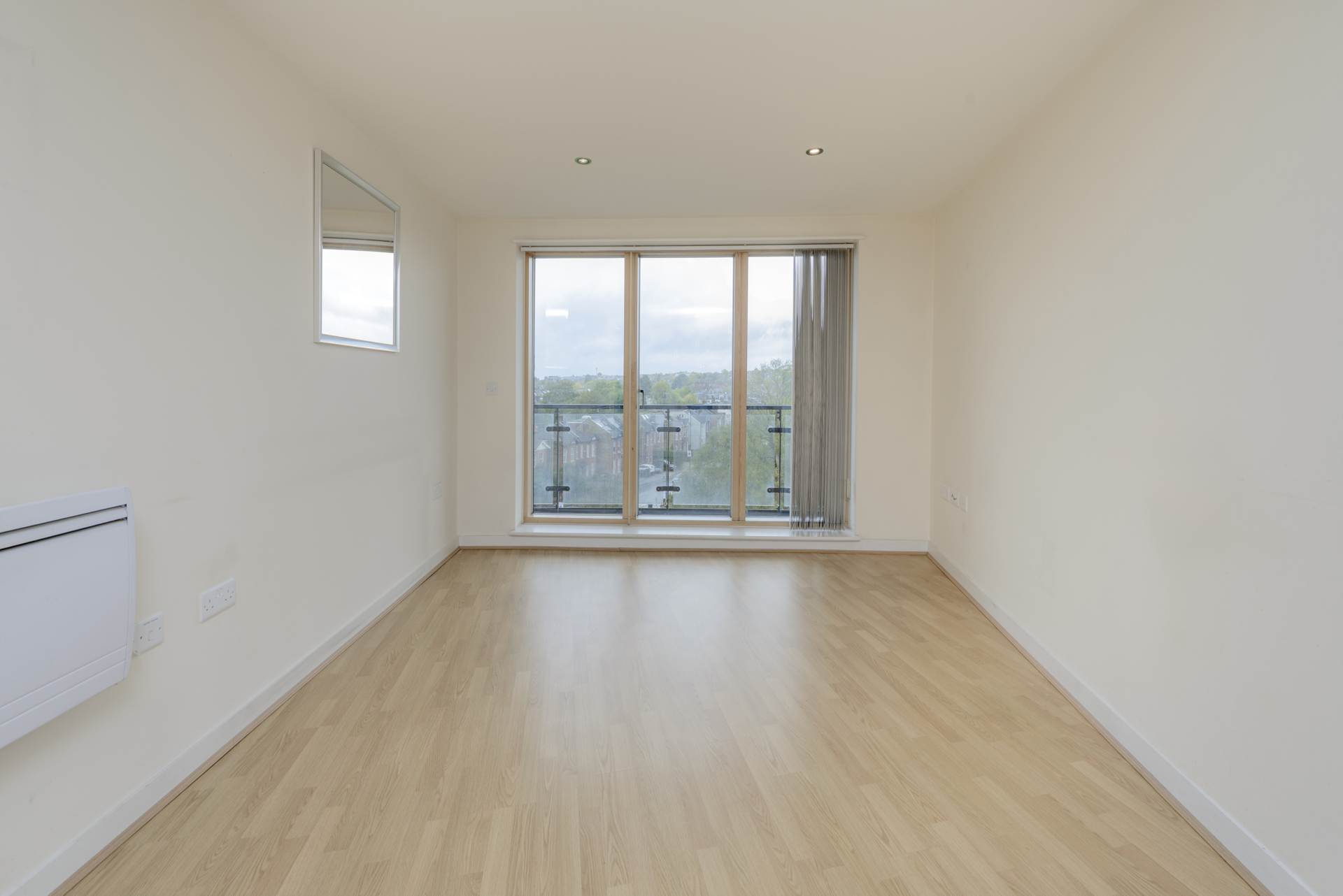 London SW19 8EA 2 bed flat sales property internal/external image-4