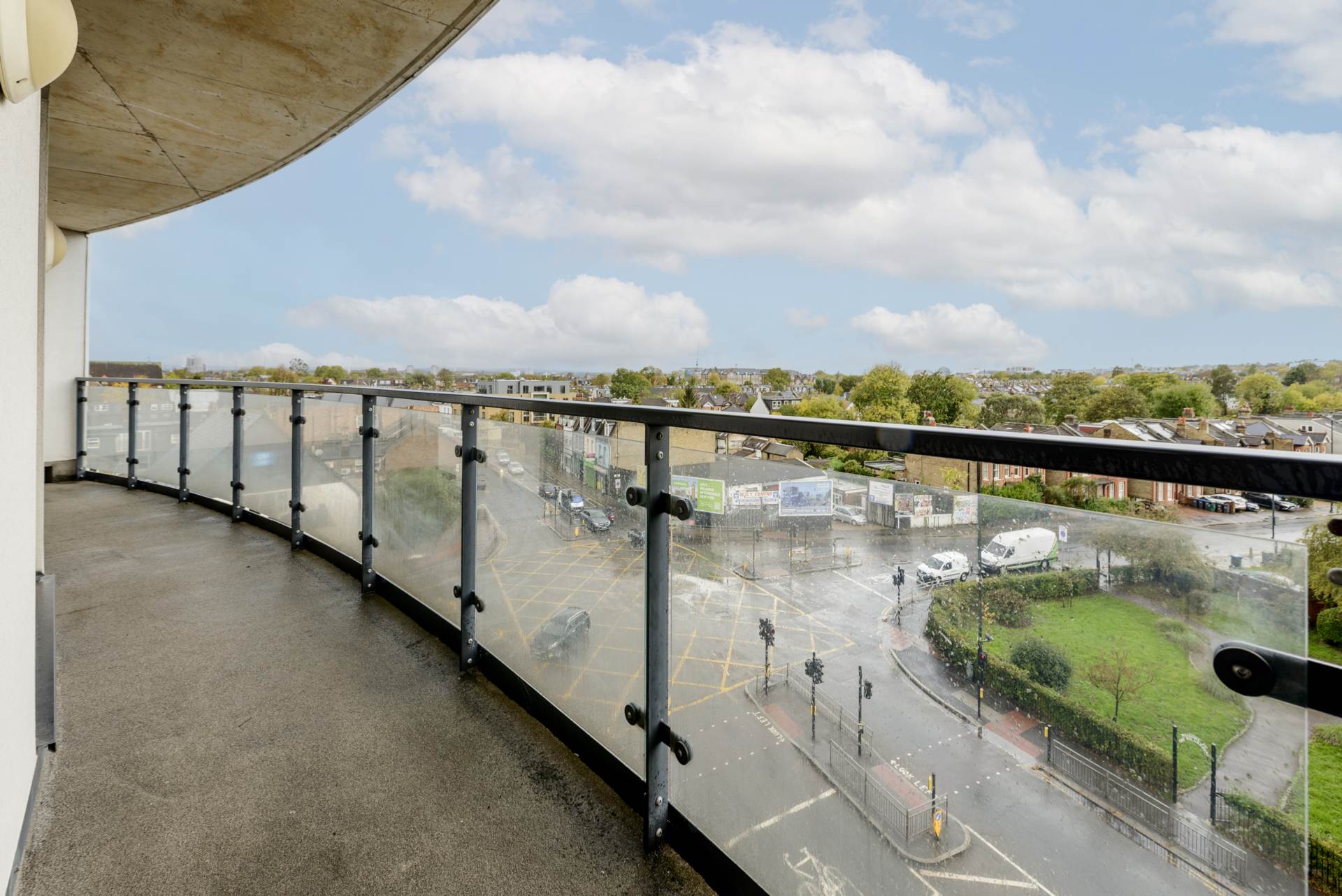 London SW19 8EA 2 bed flat sales property internal/external image-5