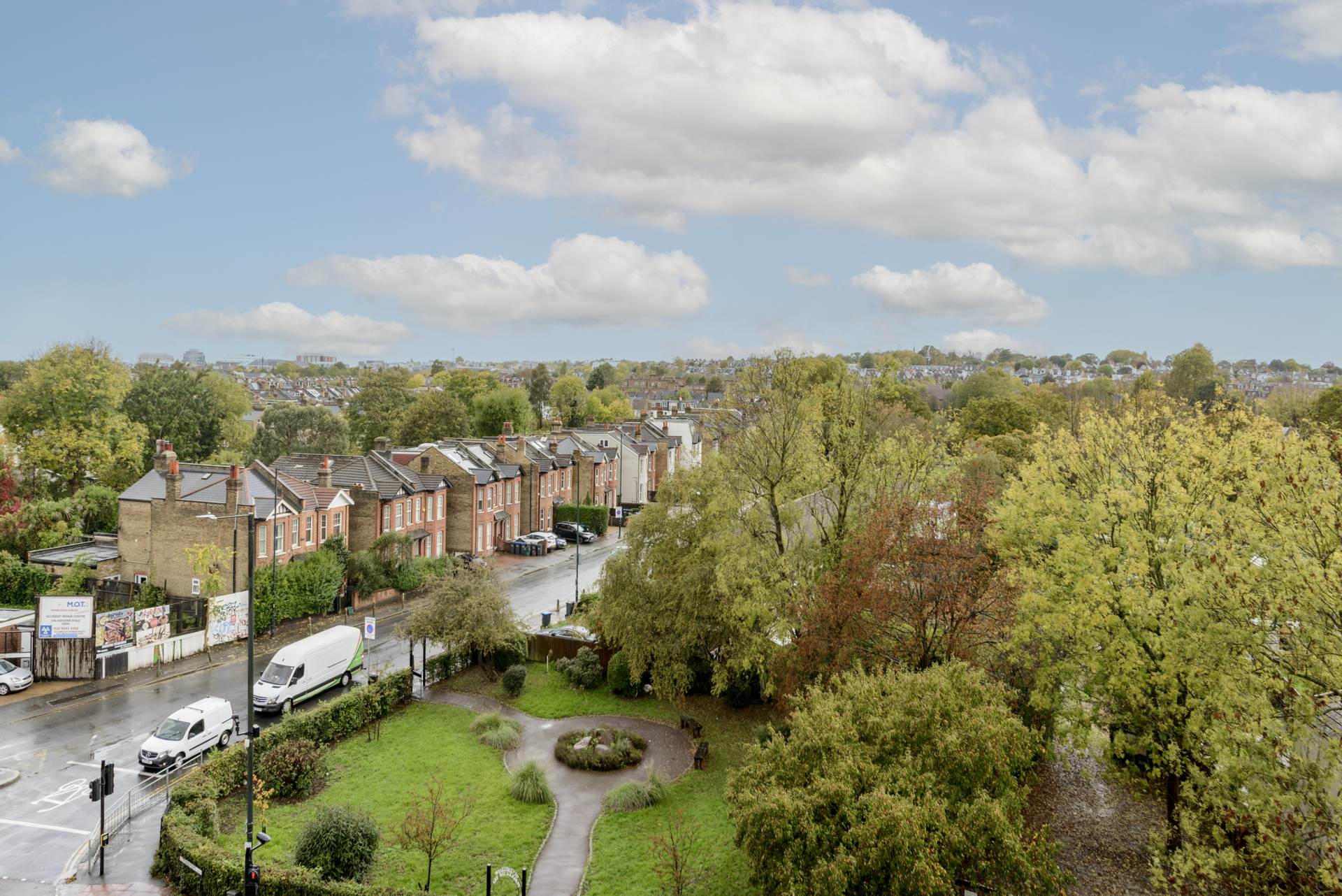 London SW19 8EA 2 bed flat sales property internal/external image-6