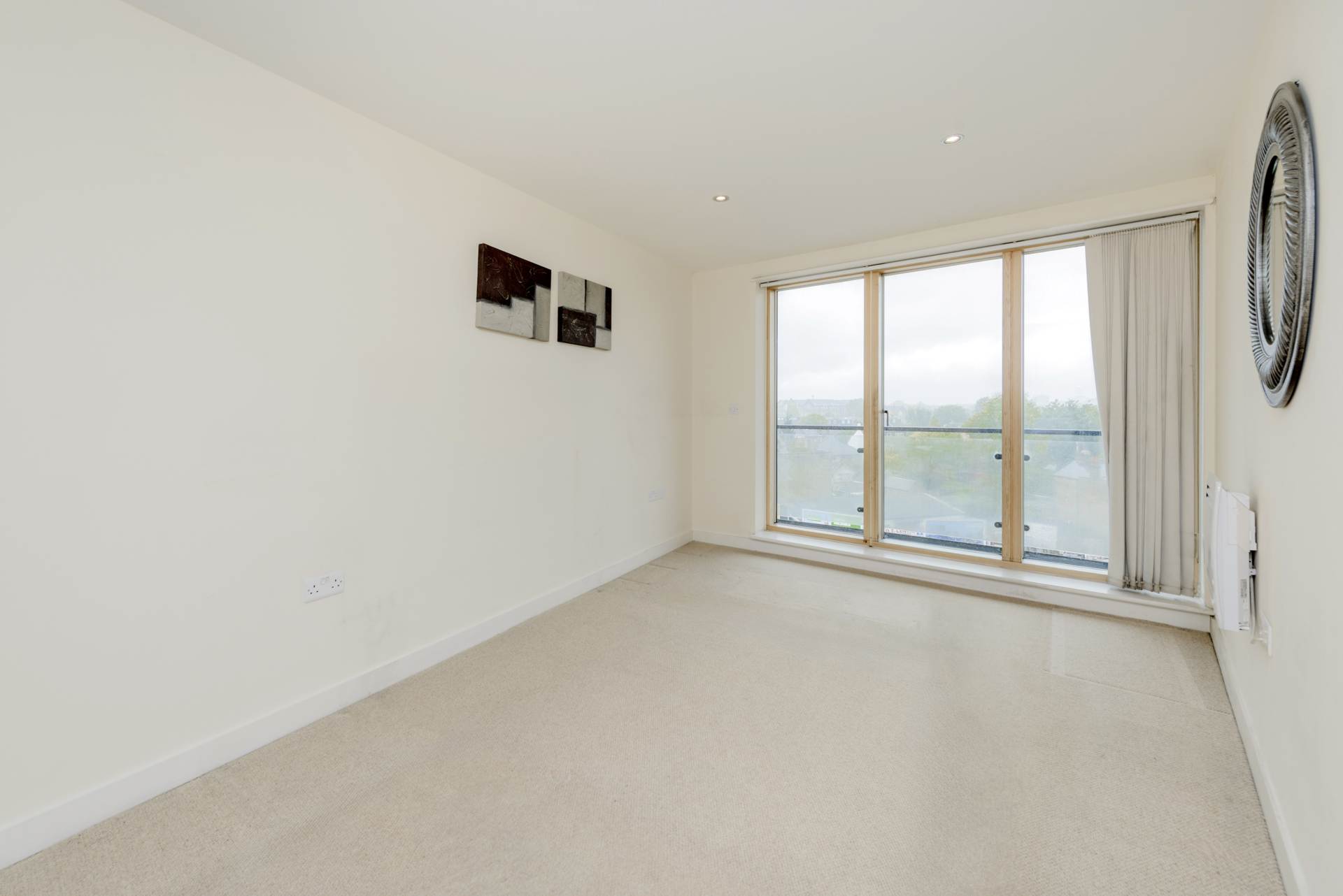 London SW19 8EA 2 bed flat sales property internal/external image-7
