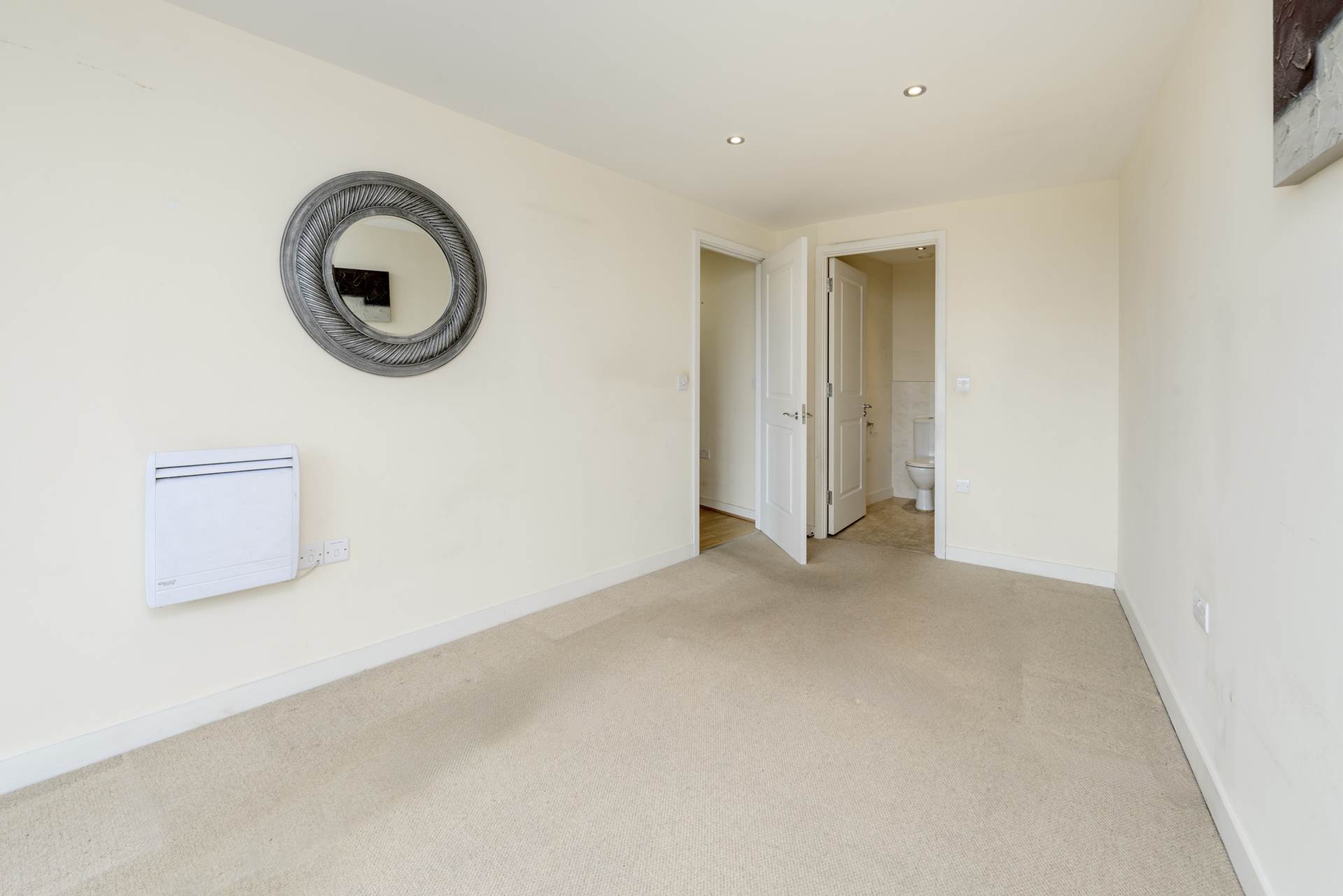 London SW19 8EA 2 bed flat sales property internal/external image-9