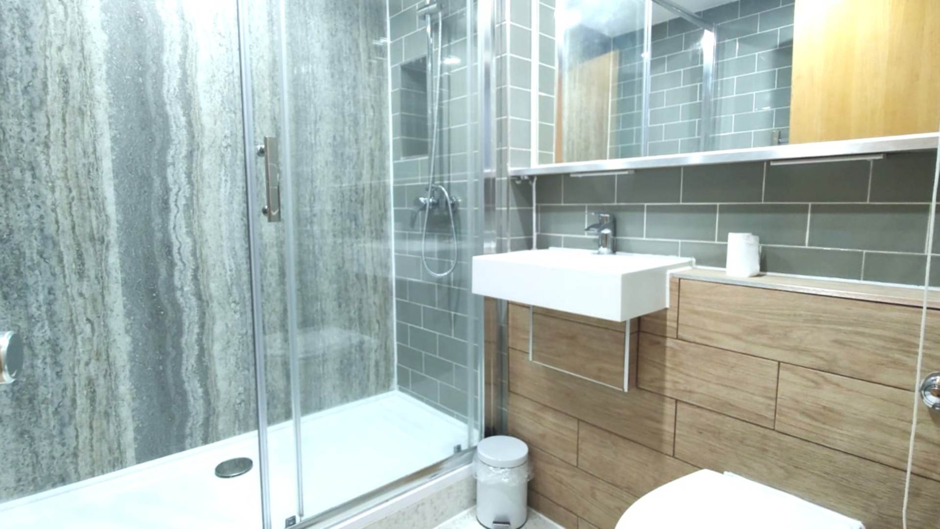 London N19 5PY 2 bed maisonette rental property internal/external image-10