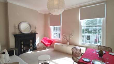 2 bed maisonette to rent in London N19