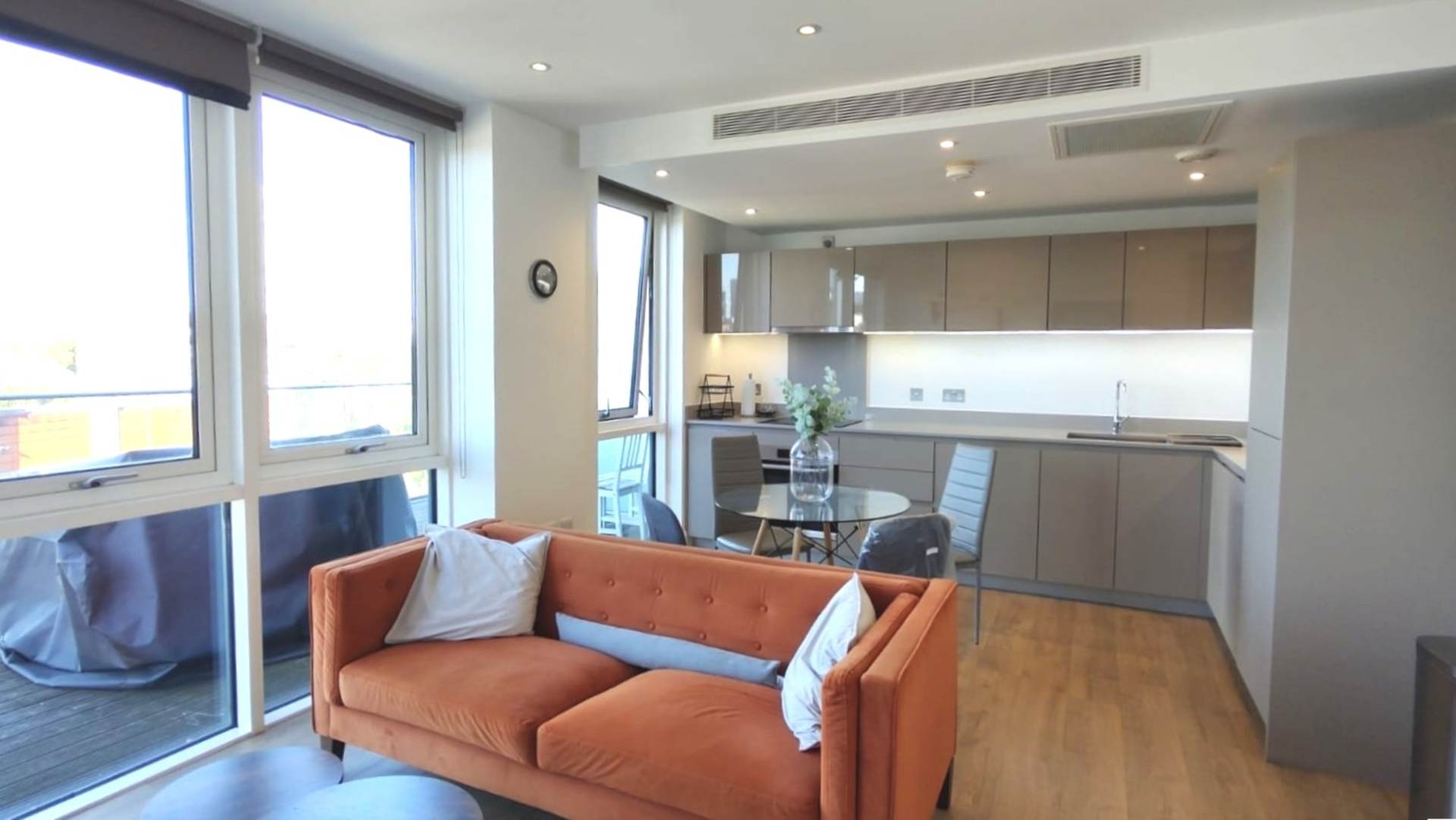 London E3 3XH 1 bed flat rental property internal/external image-1