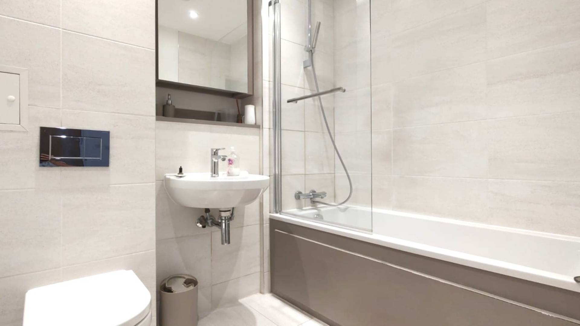London E3 3XH 1 bed flat rental property internal/external image-6