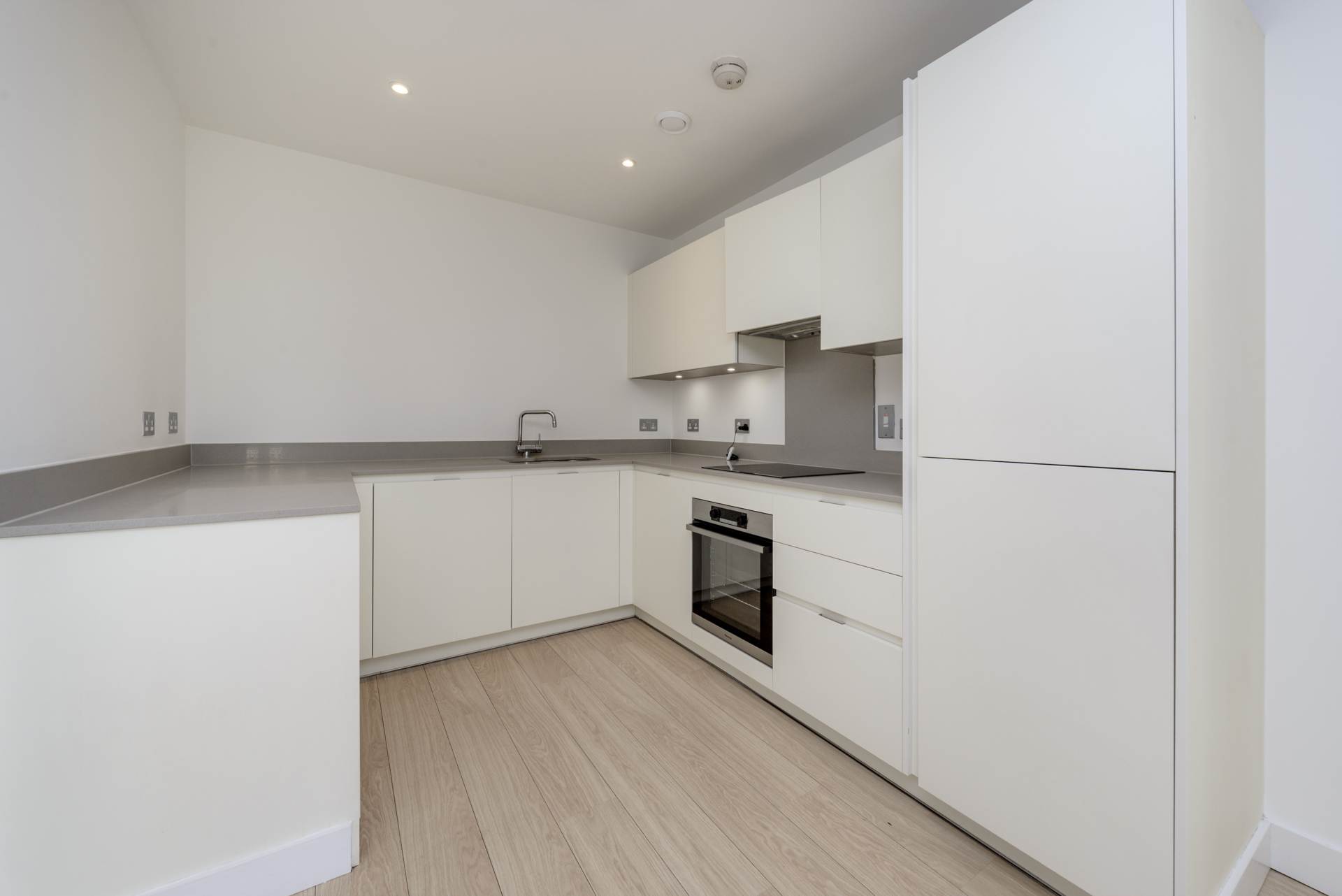 ロンドンCR0 6FH 1ベッドフラット 売買物件の内外装写真-3