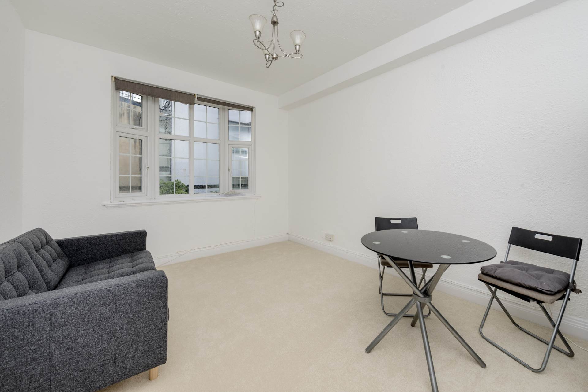 London W11 1QH 1 bed flat rental property internal/external image-1