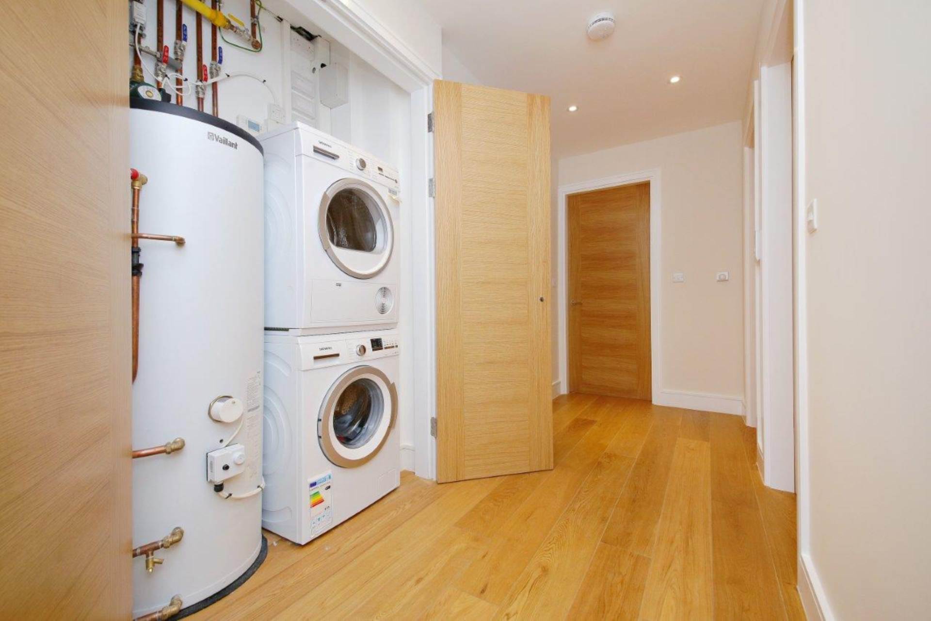 London NW11 8BL 2 bed flat rental property internal/external image-8