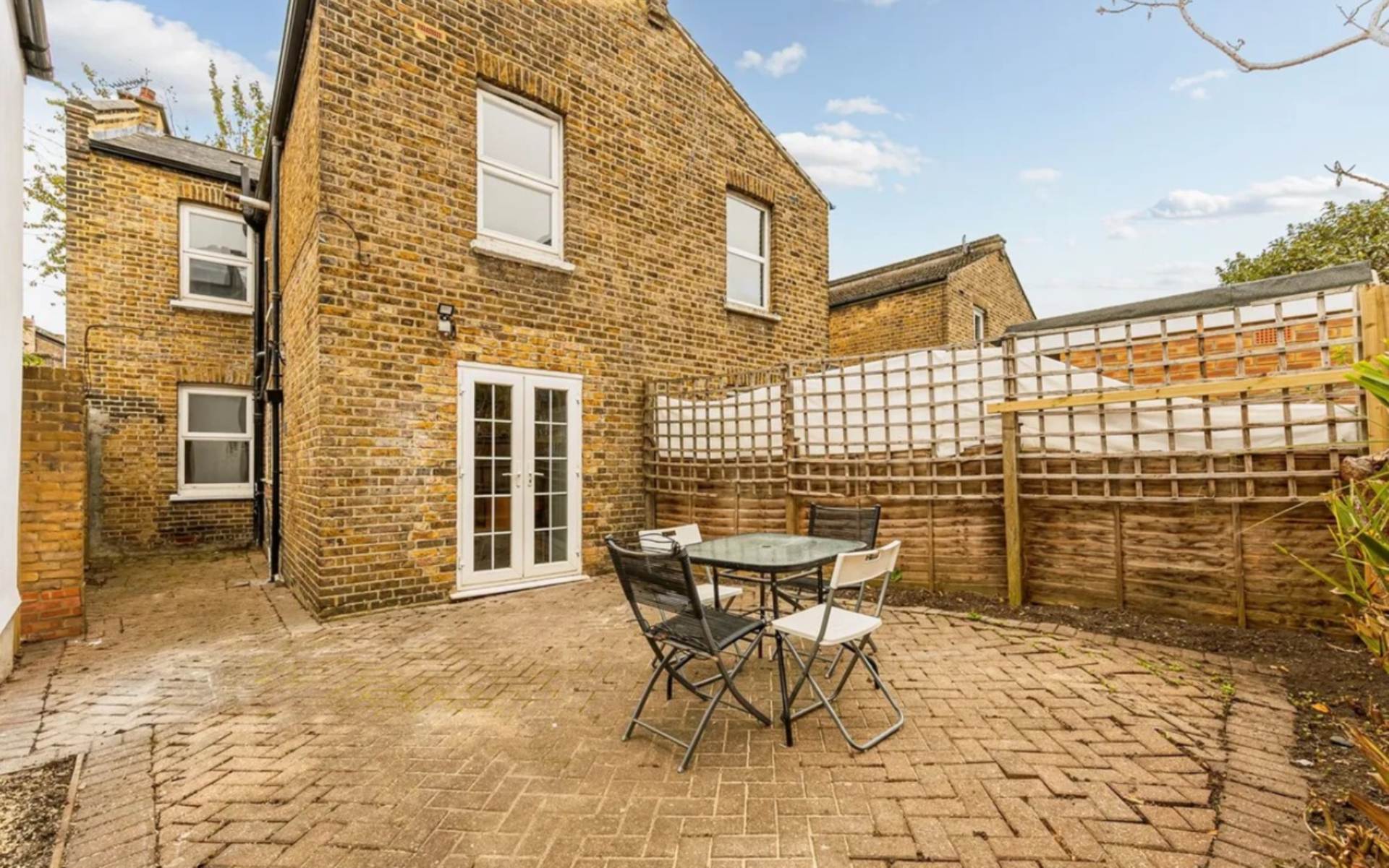 London W5 4JD 4 bed semi-detached rental property internal/external image-10