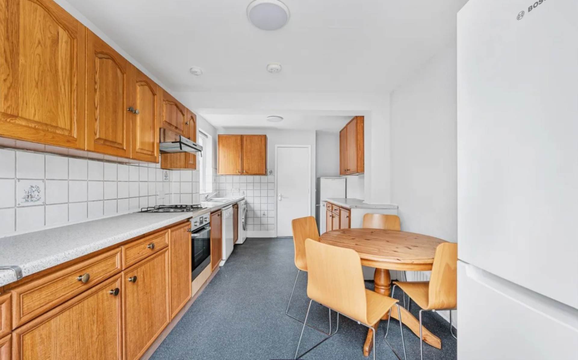 London W5 4JD 4 bed semi-detached rental property internal/external image-3