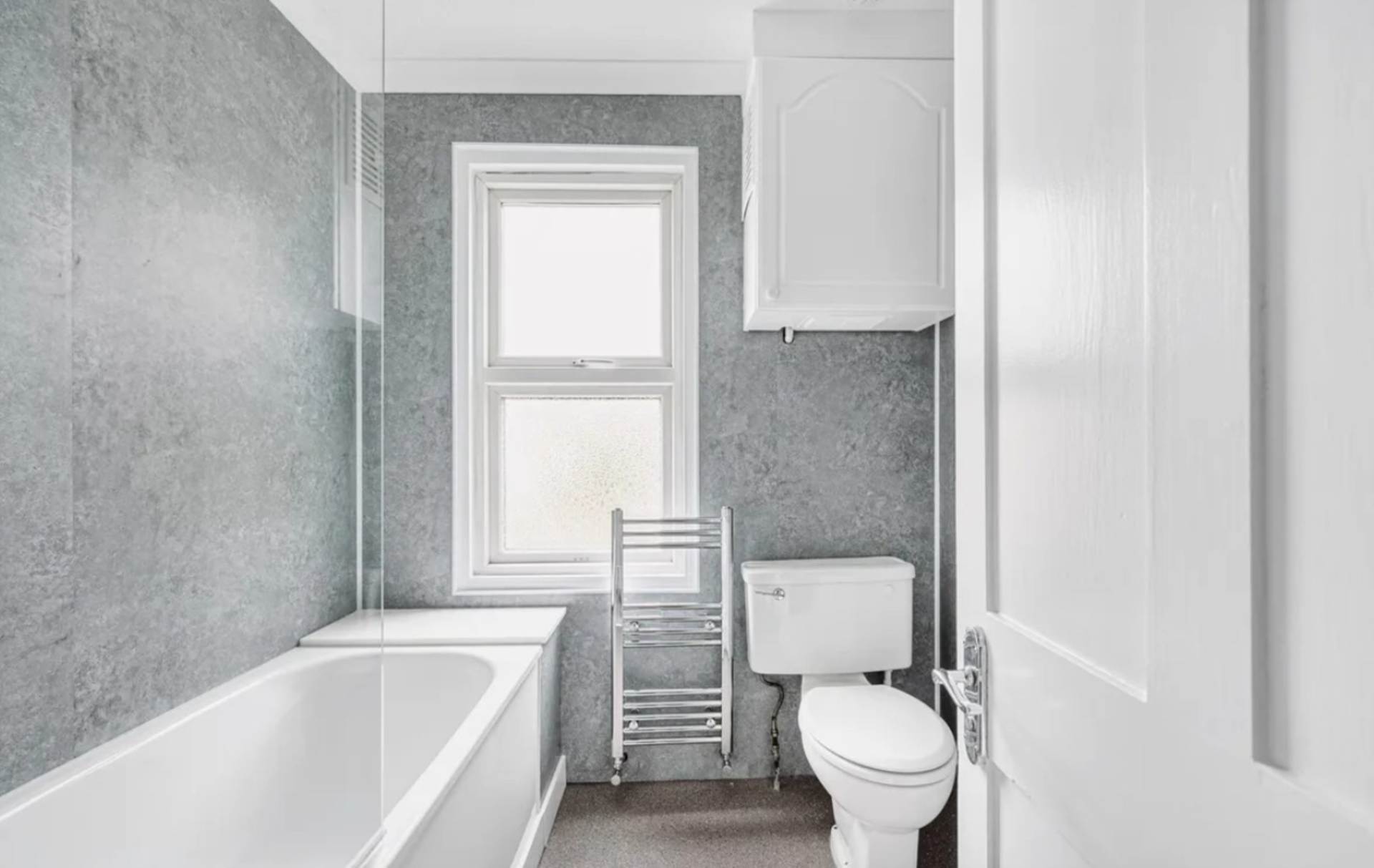 London W5 4JD 4 bed semi-detached rental property internal/external image-9