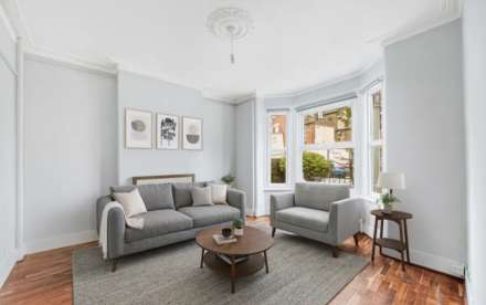 4 bed semi-detached to rent in London W5