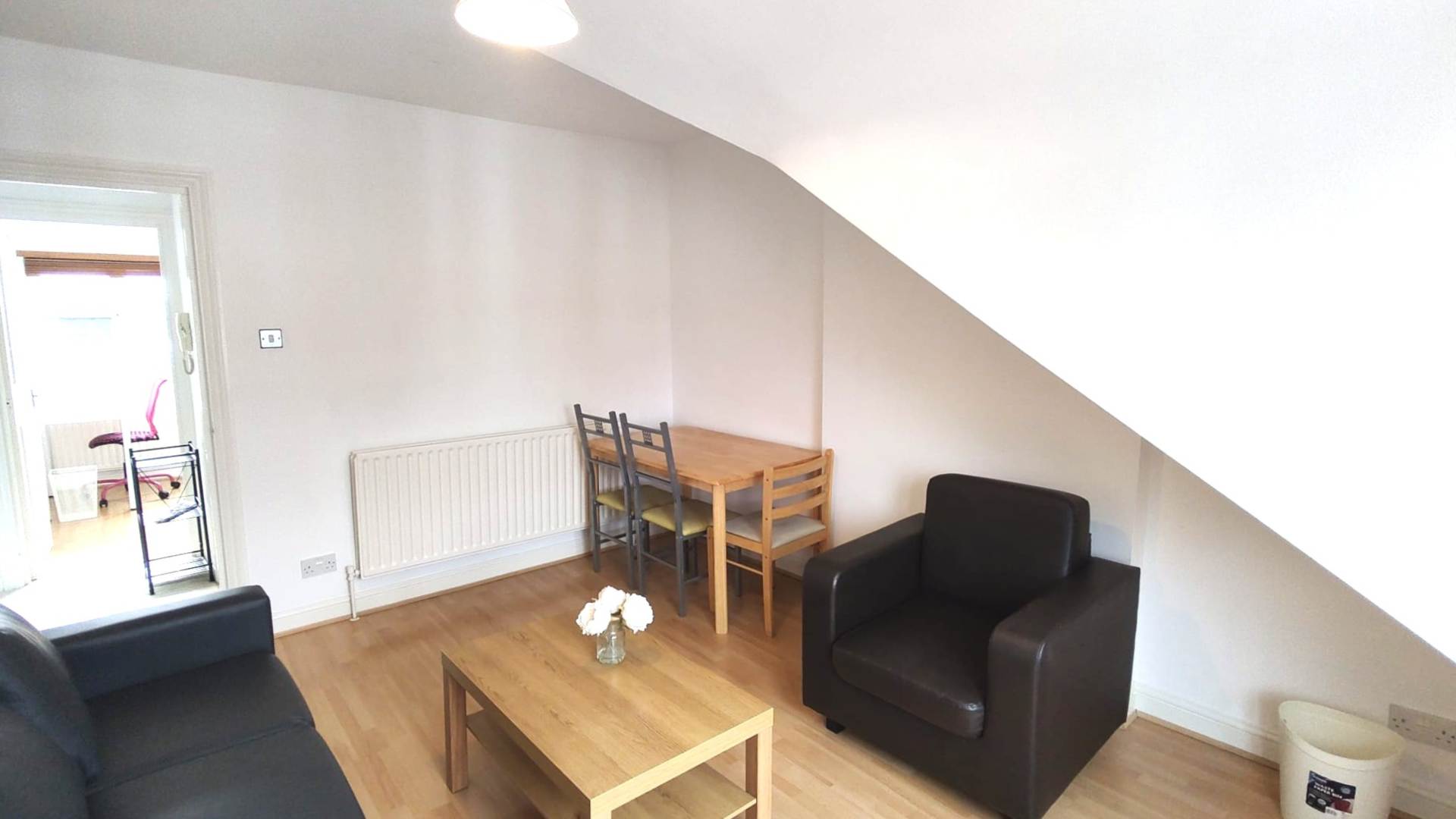 ロンドン N3 3NB 2ベッドフラット 賃貸物件の内外装写真-3