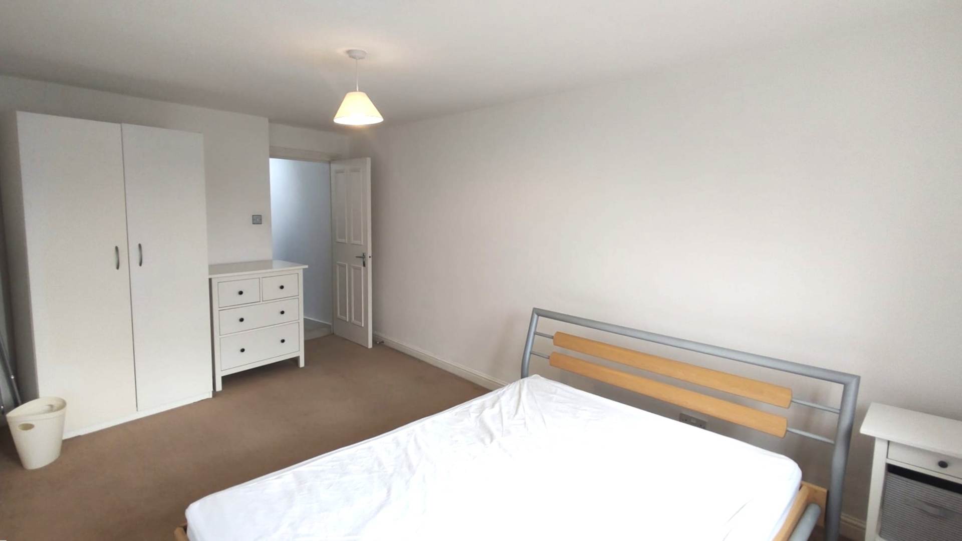 ロンドン N3 3NB 2ベッドフラット 賃貸物件の内外装写真-5