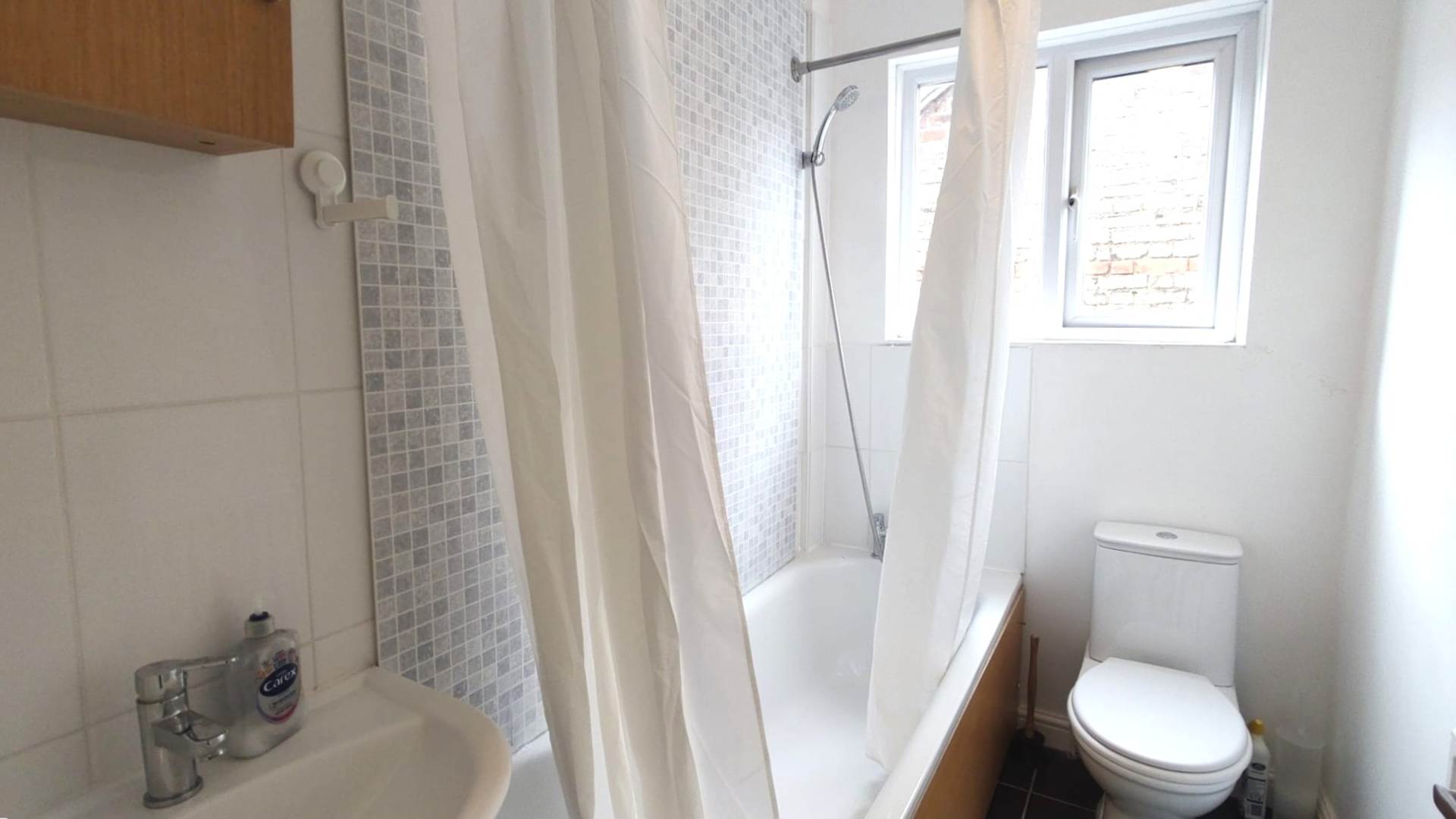 ロンドン N3 3NB 2ベッドフラット 賃貸物件の内外装写真-7