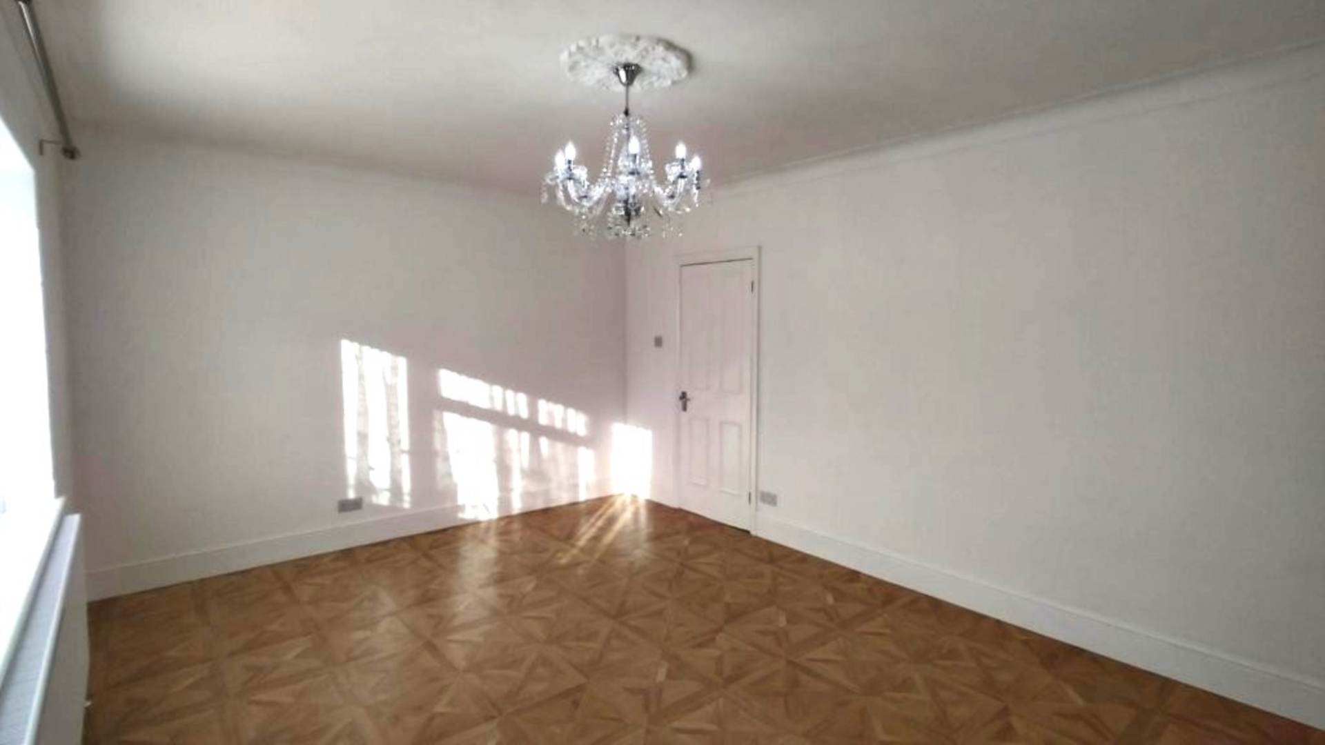 London HA8 7SX 2 bed flat rental property internal/external image-2