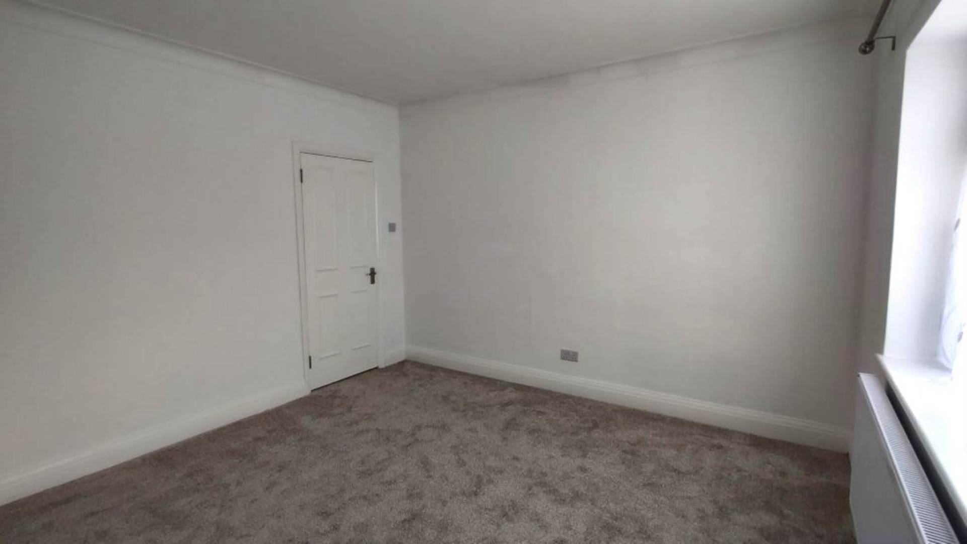 London HA8 7SX 2 bed flat rental property internal/external image-5