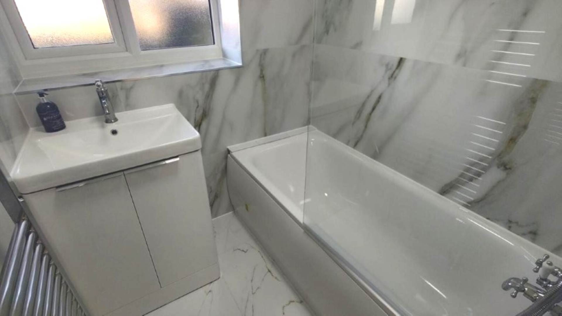 London HA8 7SX 2 bed flat rental property internal/external image-7