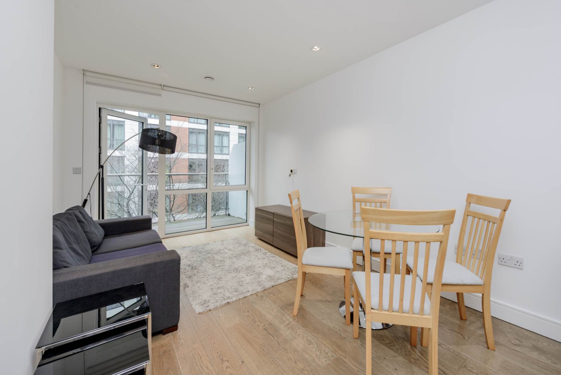 London W5 2BE 1 bed flat rental property internal/external image-2