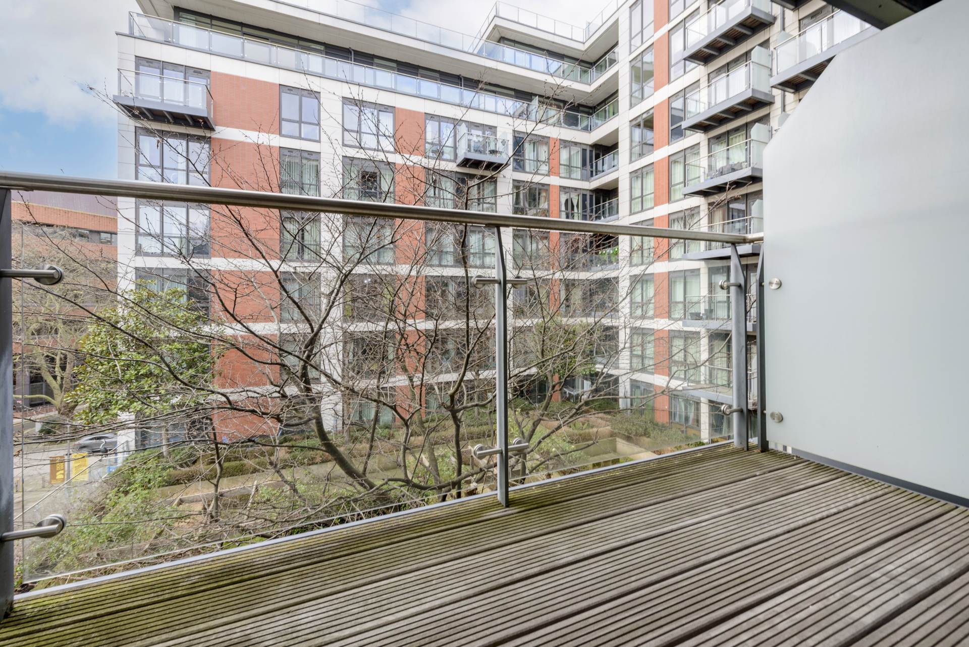 London W5 2BE 1 bed flat rental property internal/external image-8