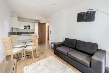 1 bed flat to rent in London W5