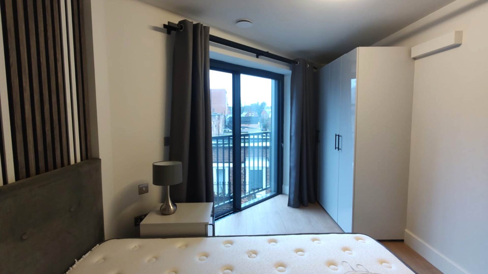 London W5 3LH 2 bed flat rental property internal/external image-8